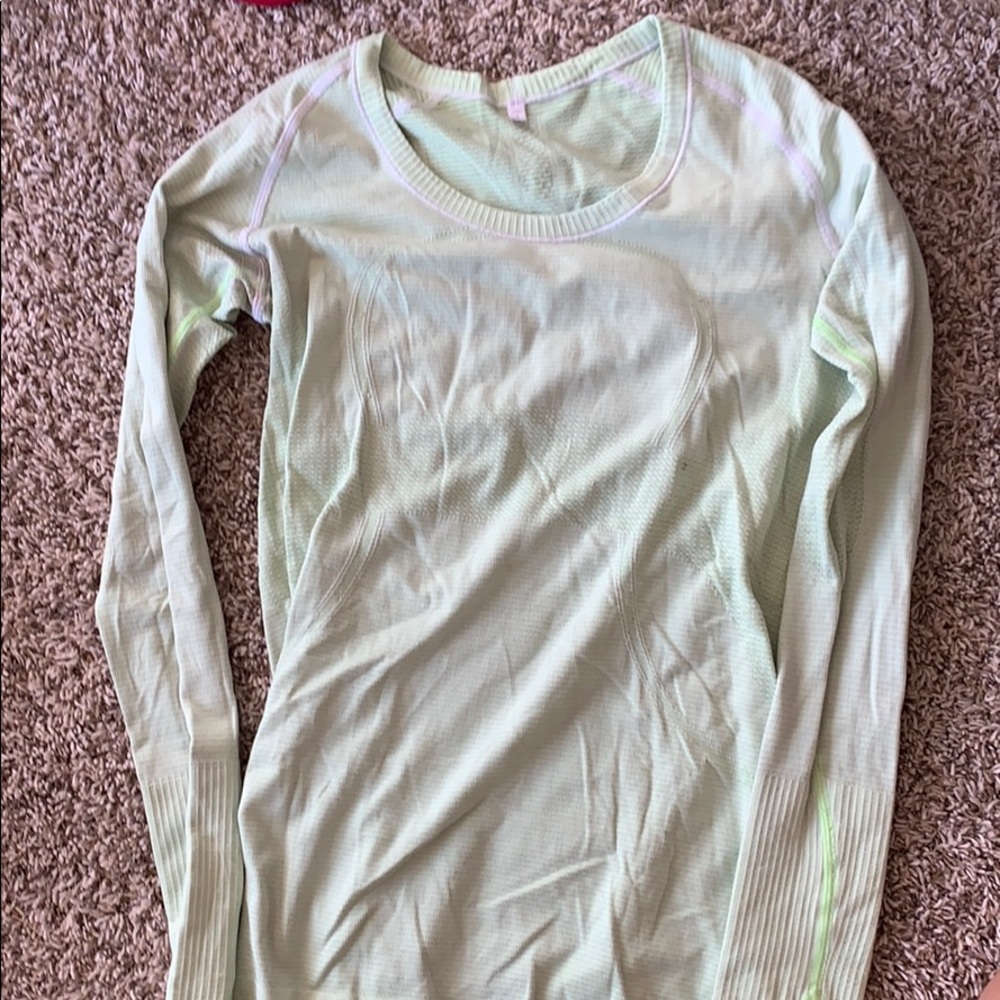 Lululemon workout long sleeve